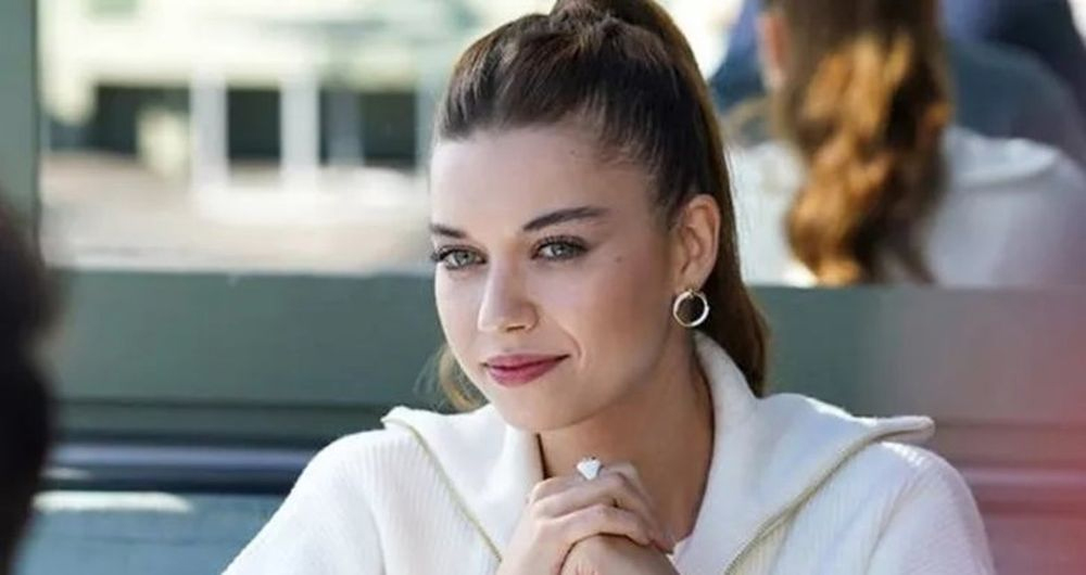 Disney Plus'da yayınlanan Pera dizisi, Afra Saraçoğlu haberleri